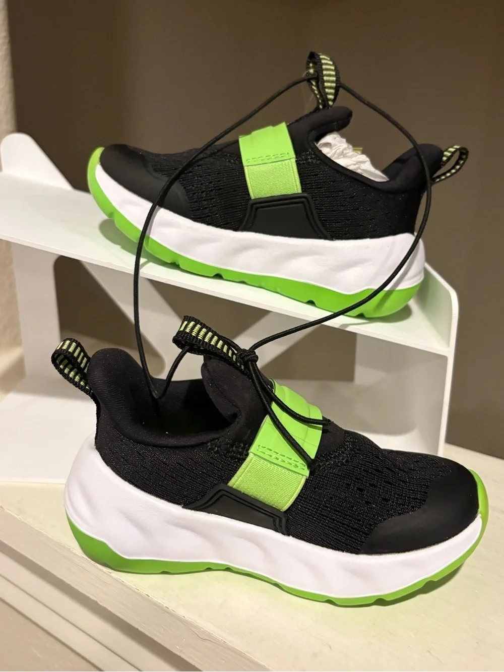 All in Motion Toddler Boys Dannie Slip-On Performance Sneakers Shoes Size 6 NEW